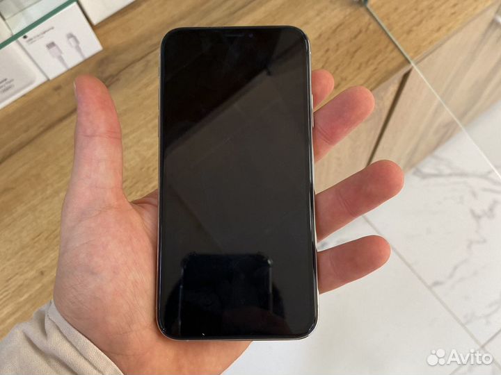 Телефон iPhone