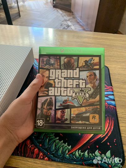 Xbox One S 1tb с xbox game pass ultimate на год