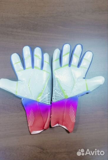 Вратарские перчатки adidas predator pro
