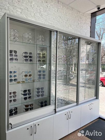 Шкаф витрина
