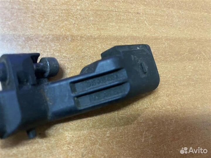 Датчик положения коленвала Skoda Octavia A5 1Z