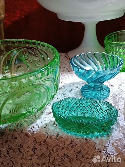 Старинная салатница цветное стекло