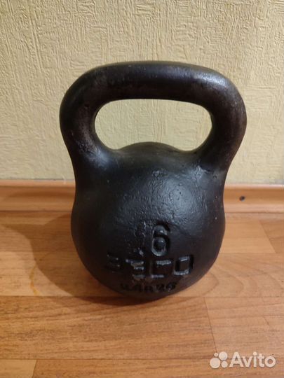 Гантели по 12 кг. Гири 16:24:32кг