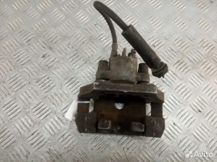 Суппорт задний левый BMW 5-Series/M5