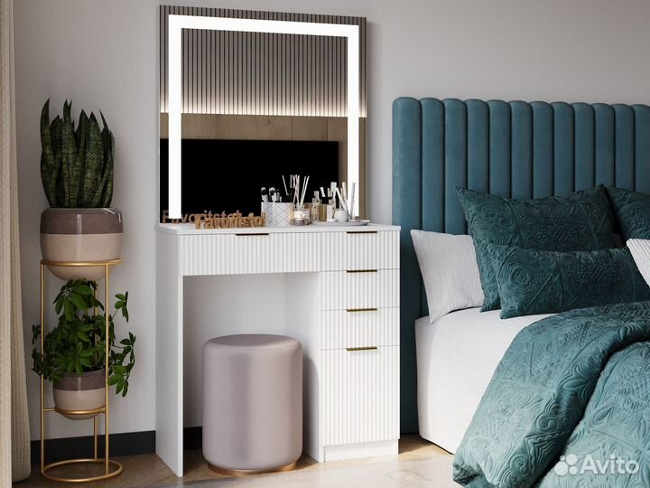 Стол для макияжа, туалетный с зеркалом и подсветко