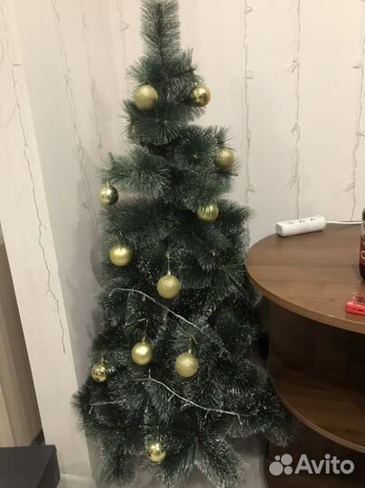 Елка искусственная заснеженная