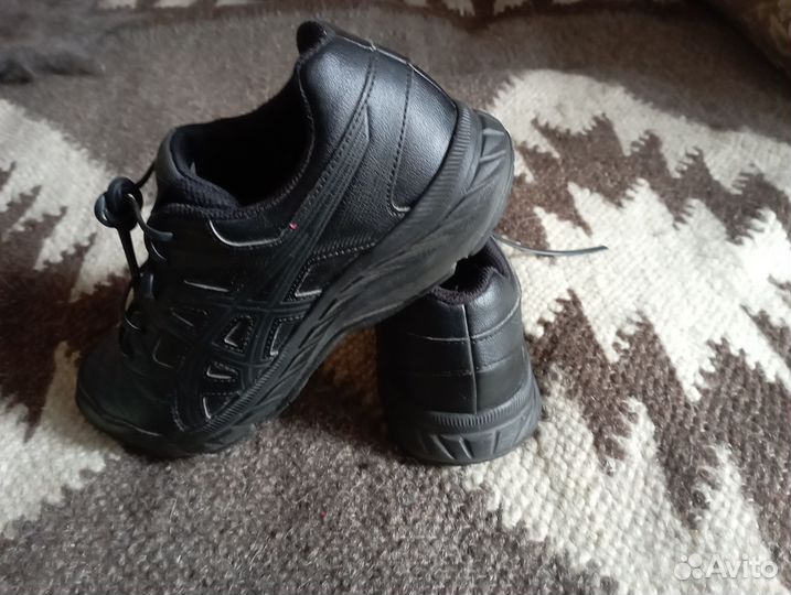 Кроссовки р. 37 Asics, чёрные, унисекс