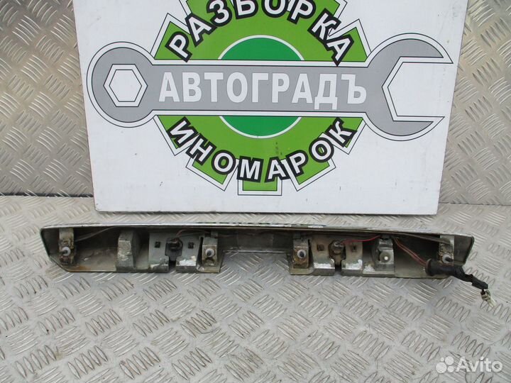 Накладка двери багажника Nissan X-Trail T30 2002г