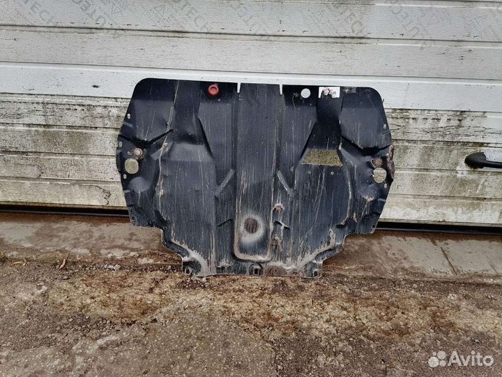 Защита двигателя Фольксваген Гольф 5 плюс