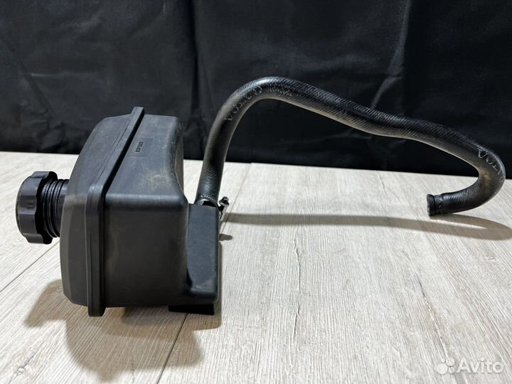 Бачок гидроусилителя руля Volvo XC 90