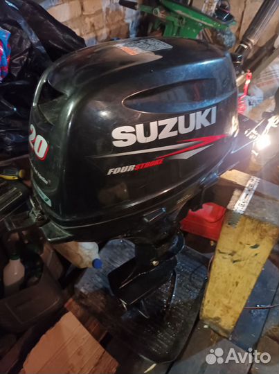 Продам лодочный мотор suzuki df20a