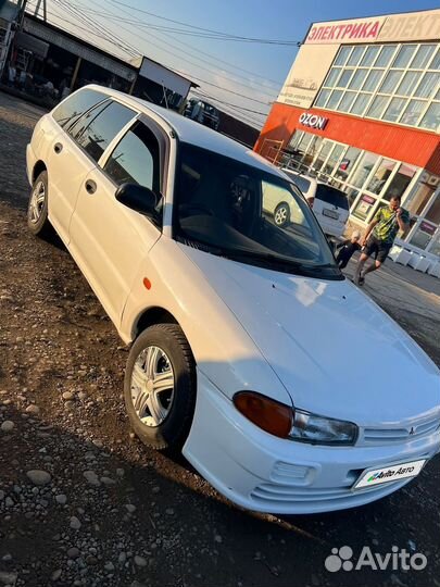 Mitsubishi Libero 1.5 AT, 2001, 2 700 км