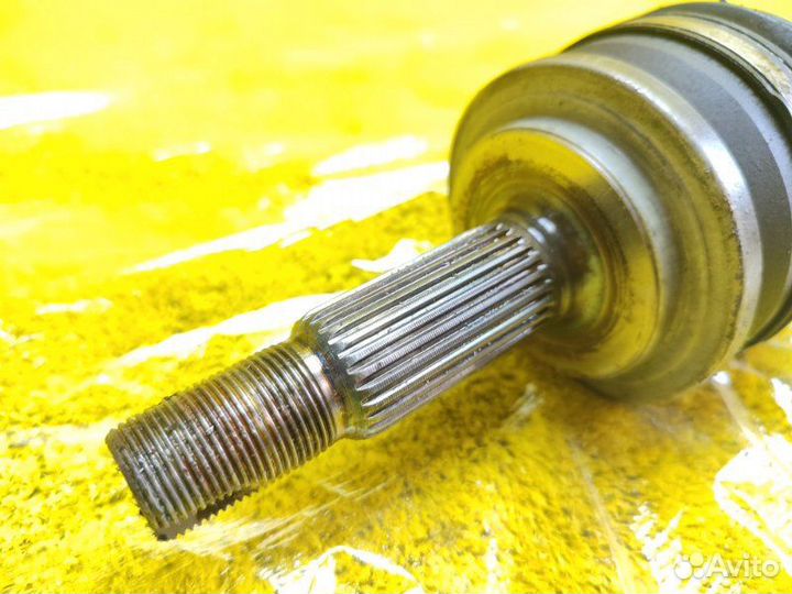 Привод передний правый Toyota Avensis