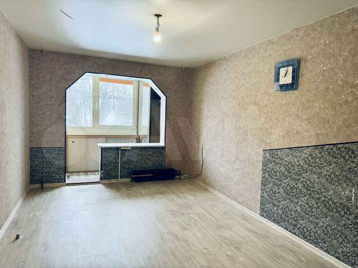2-к. квартира, 43 м², 1/9 эт.