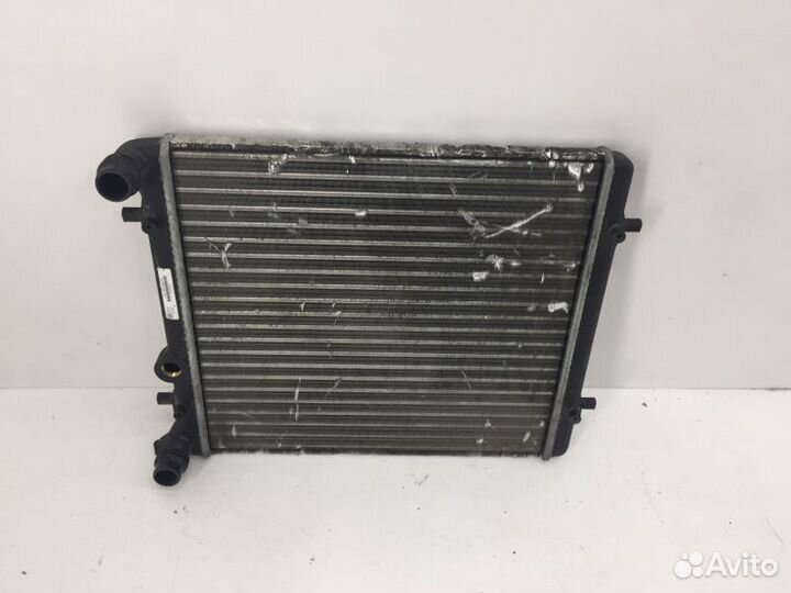 Радиатор охлаждения Volkswagen Golf 4 1998-2006