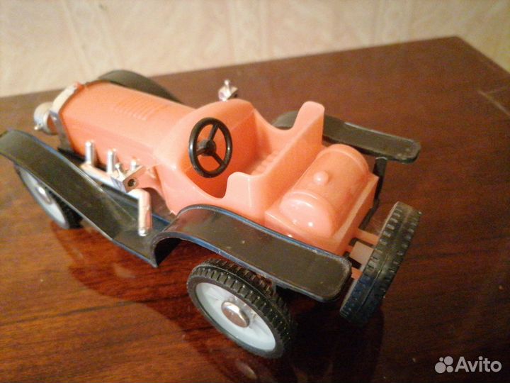 Автомобиль спортивный, открытый