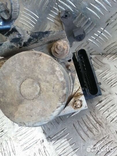 Блок абс ABS Toyota Auris, Corolla 150