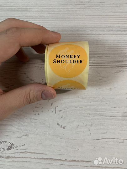 Фирменные наклейки