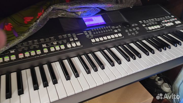 Синтезатор Yamaha PSR s670