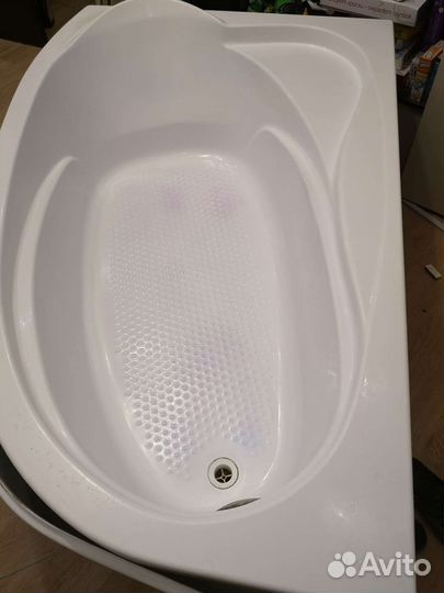 Ванна акриловая