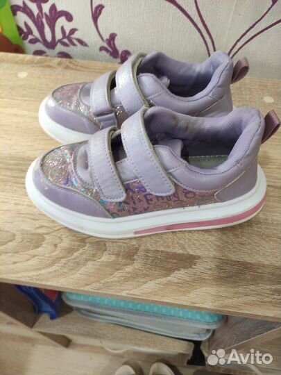 Кроссовки для девочки