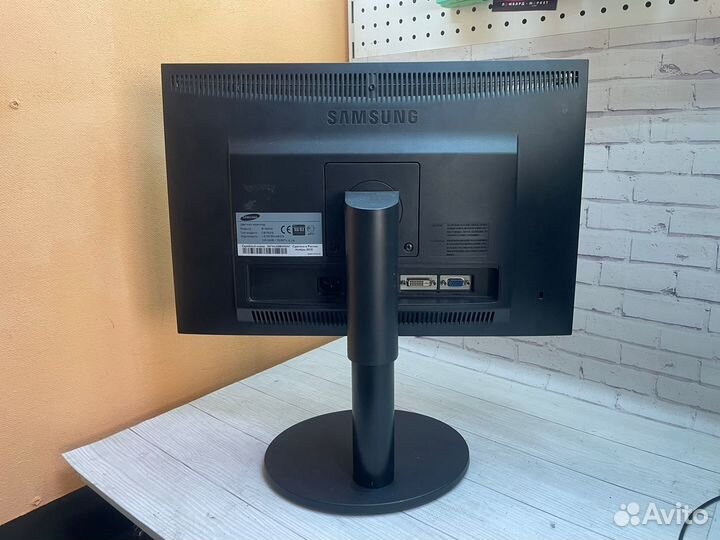 Монитор Samsung B1940W (Н)