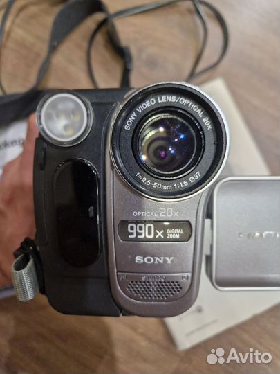 Продам видеокамеру Sony DCR TRV270E