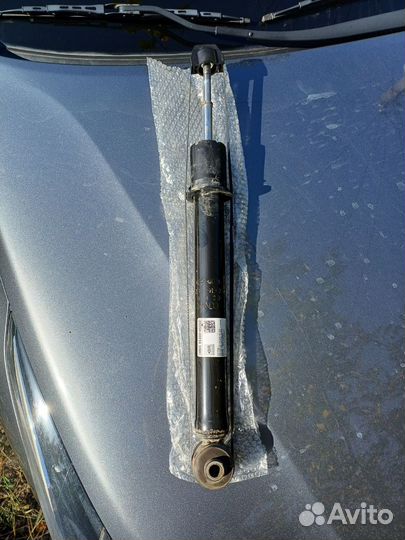 Задняя стойка амортизатора Хендай Солярес