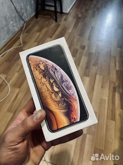 iPhone Xs, 64 ГБ