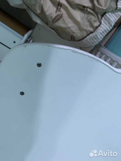 Детская кроватка с маятником