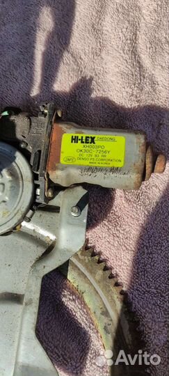 Стеклоподъемник задний правый Киа Рио 1