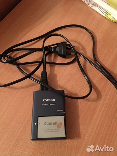 Зарядное устройство Canon аккумуляторной батареи