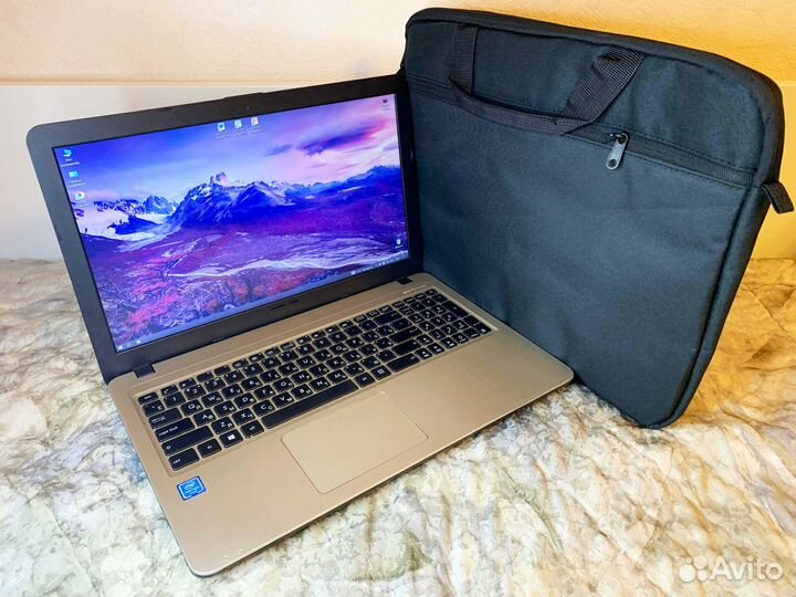 Ноутбук Asus 15.6 4 ядра/ 4GB/ SSD/ GeForce