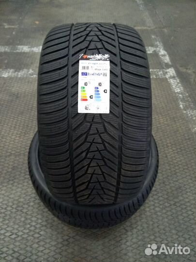 Hankook Winter I'Cept Evo 3 W330A 295/35 R21 107V