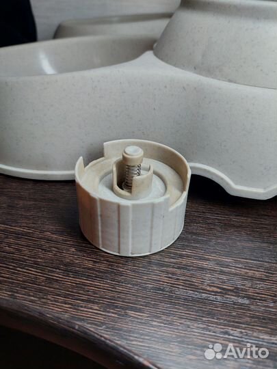 Автоматическая кормушка для животных