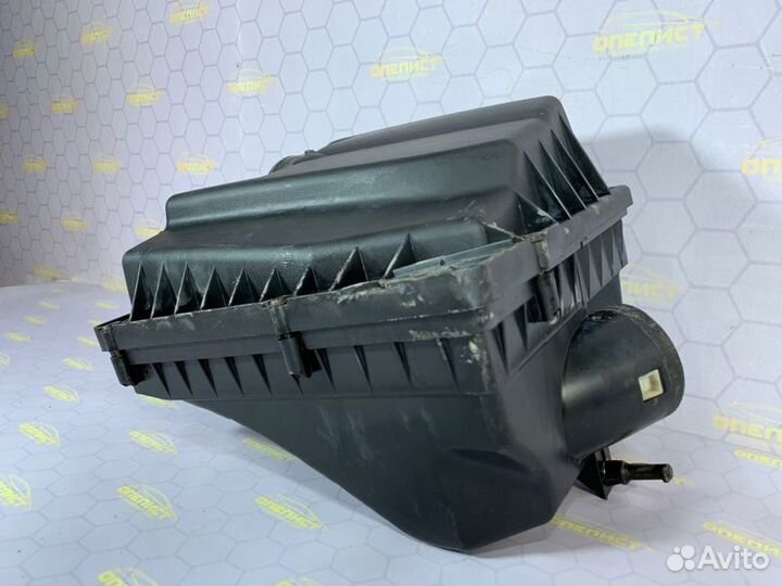 Корпус воздушного фильтра Opel Astra H Z16XER 2007