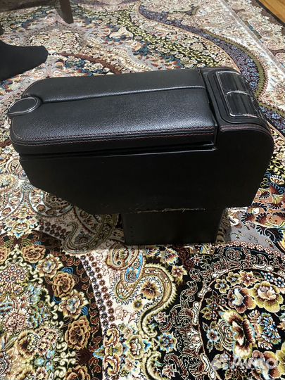 Подлокотник