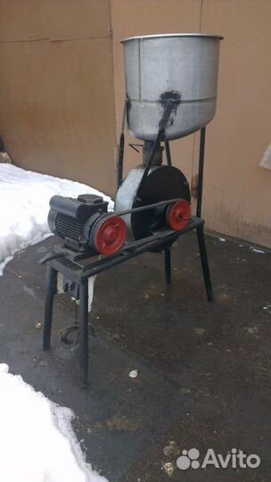 Продаю зернодробилки