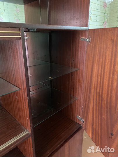 Шкаф сервант