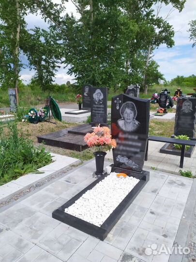 Памятники из гранита, гравировка на памятниках