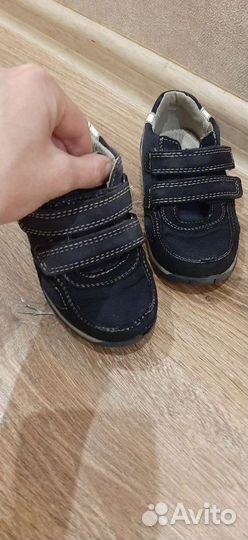 Обувь для мальчика, разная