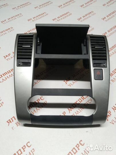 Консоль центральная Nissan Tiida C11 HR15 2009