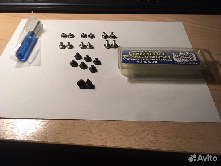 Крепление для хоккейного шлема