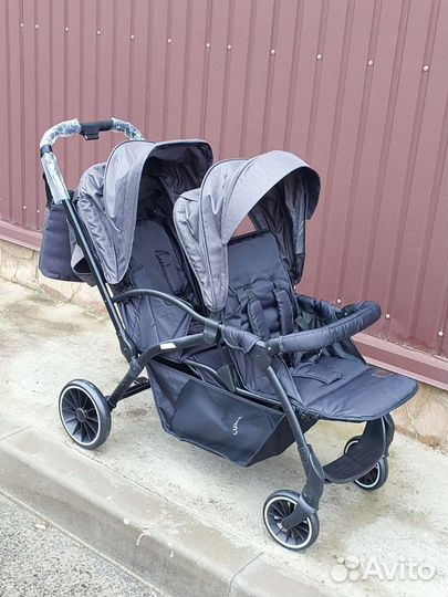 Коляска для двойни/ погодок (практичная)