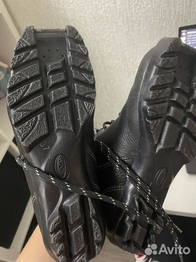 Лыжные ботинки