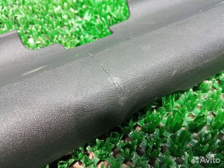 Заглушка крепления сиденья задняя левая Nissan Pathfinder