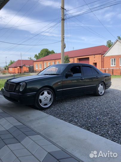 Mercedes-Benz E-класс 2.4 AT, 1998, 130 000 км