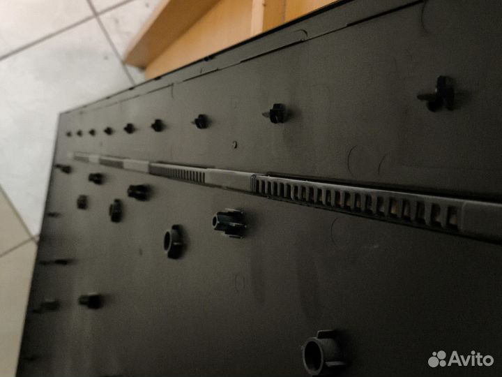 UE49NU7140 задняя крышка