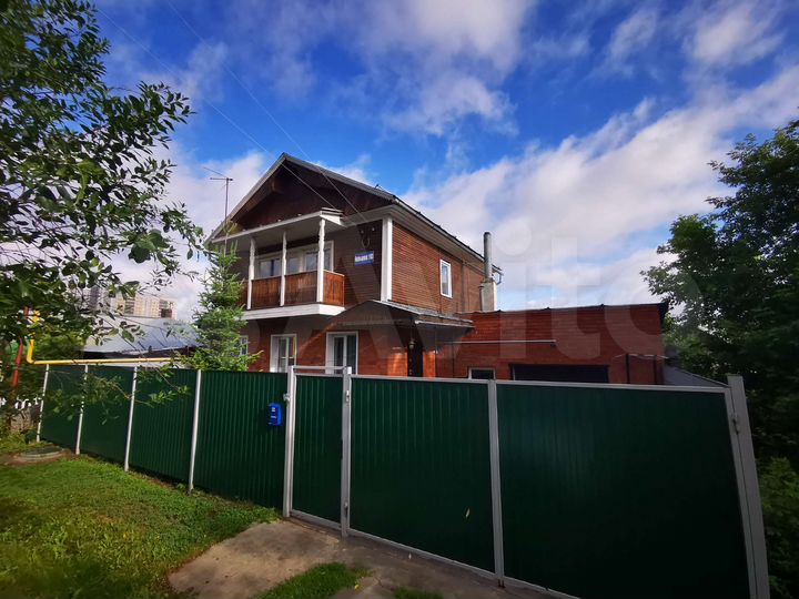 Дом 162 м² на участке 4 сот.