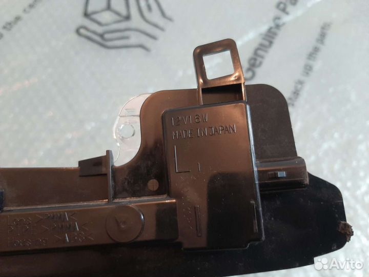 Повторитель левого зеркала Toyota Rav 4 XA50